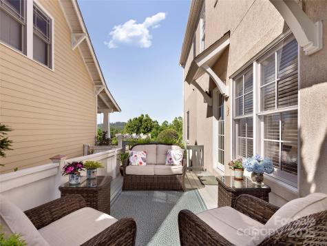 206 Leucothoe Lane Asheville NC 28803