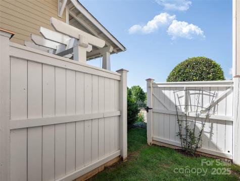 206 Leucothoe Lane Asheville NC 28803