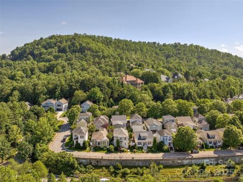 206 Leucothoe Lane Asheville NC 28803