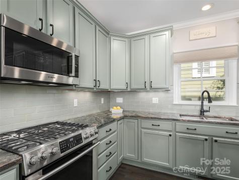 206 Leucothoe Lane Asheville NC 28803