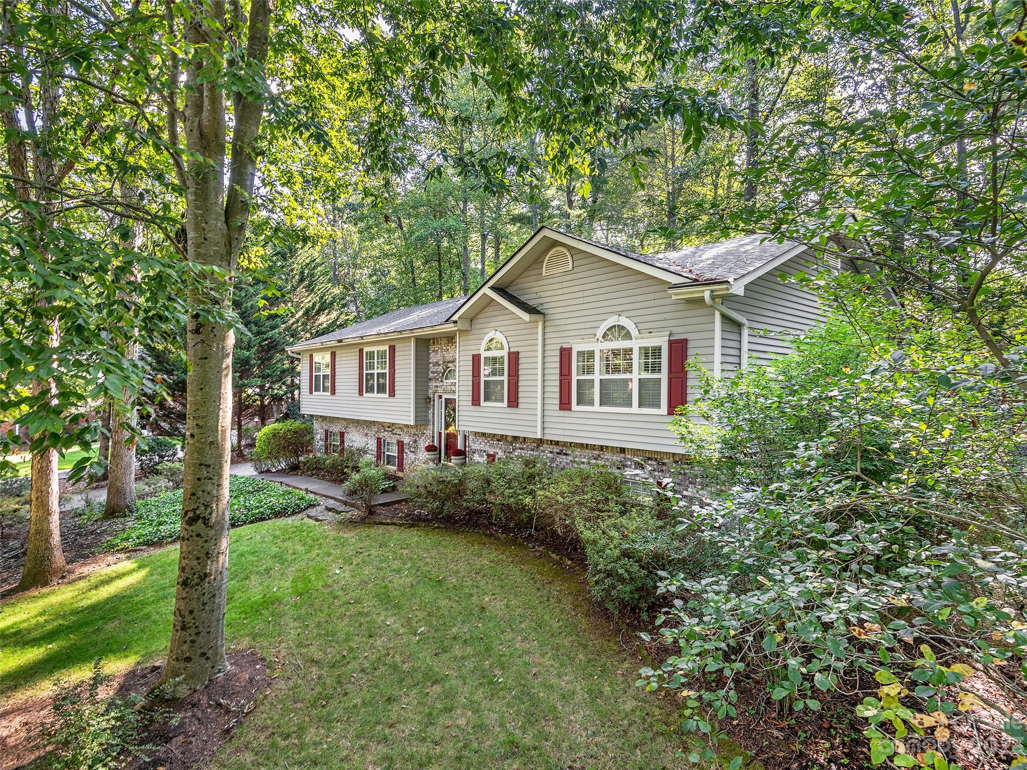 24 Forest Knoll Drive Weaverville NC 28787