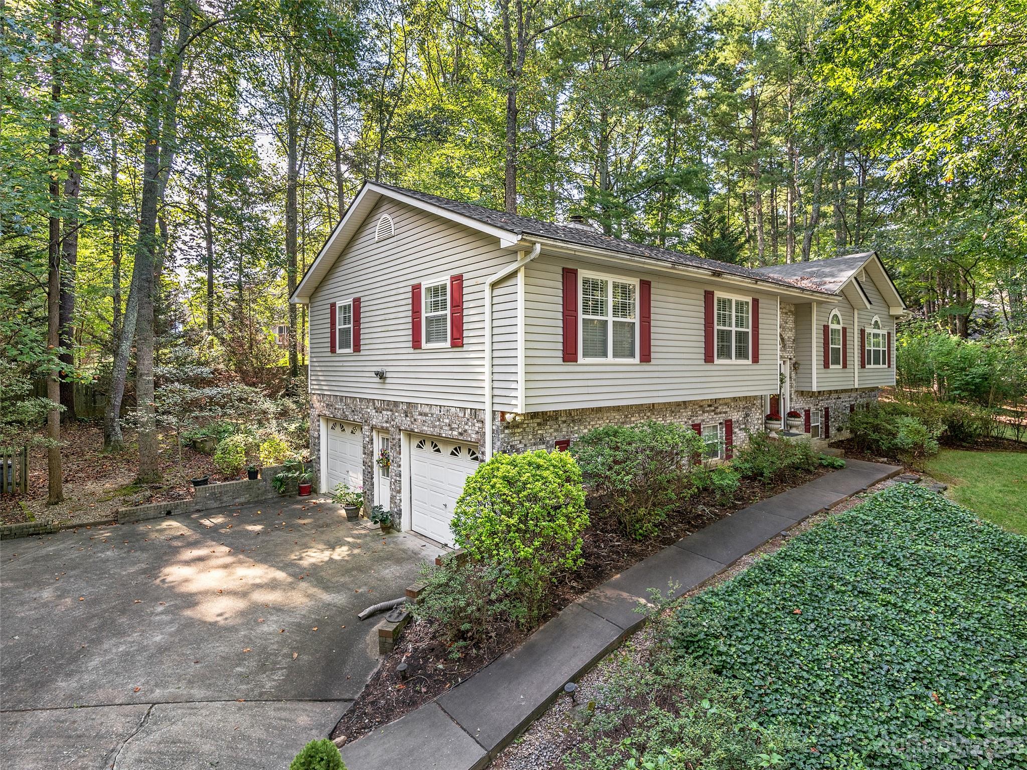 24 Forest Knoll Drive Weaverville NC 28787