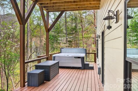 77 Village Pointe Lane Asheville NC 28803