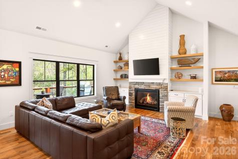 77 Village Pointe Lane Asheville NC 28803