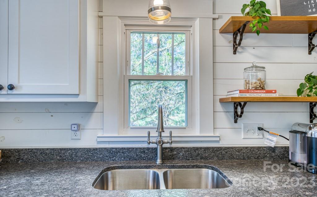 53 Lanning Avenue Asheville NC 28806