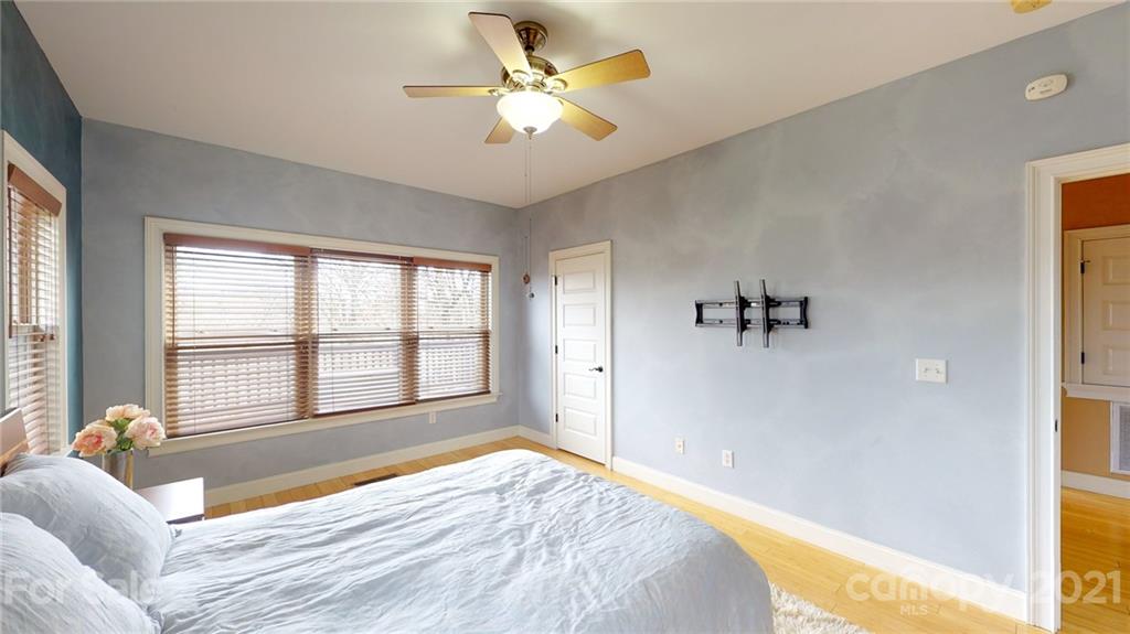 27 Sunrise Drive Asheville NC 28806