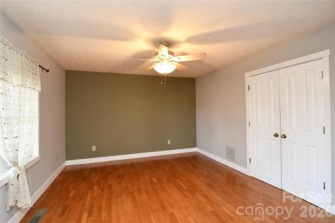 477 West Ridge Drive Burnsville NC 28714