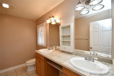 477 West Ridge Drive Burnsville NC 28714
