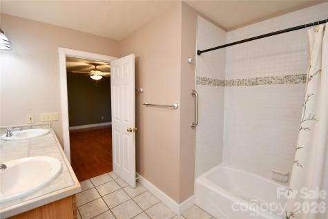 477 West Ridge Drive Burnsville NC 28714