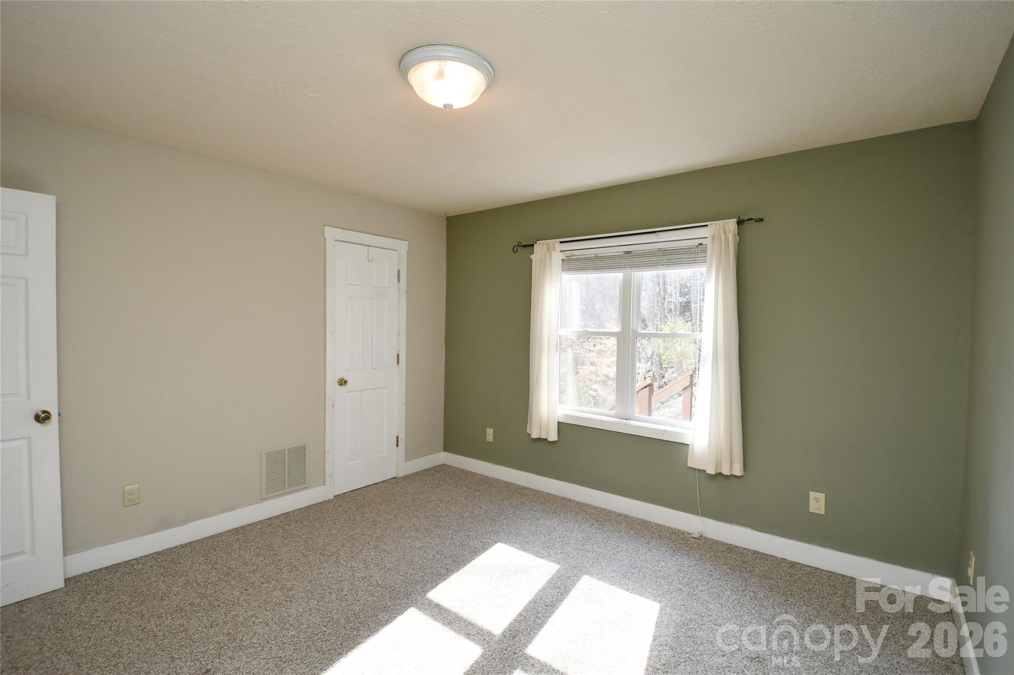 477 West Ridge Drive Burnsville NC 28714