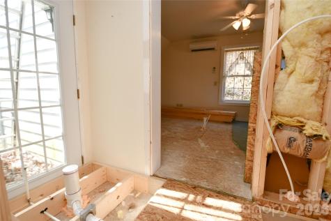 477 West Ridge Drive Burnsville NC 28714