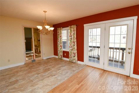 477 West Ridge Drive Burnsville NC 28714