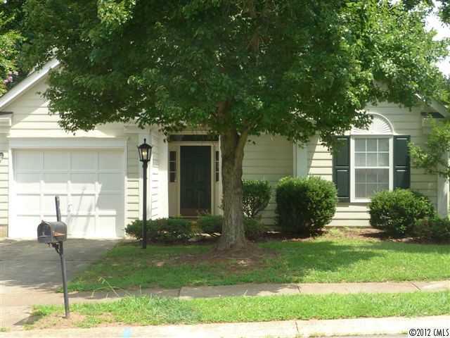 8506 Lockerbie Lane Charlotte NC 28215