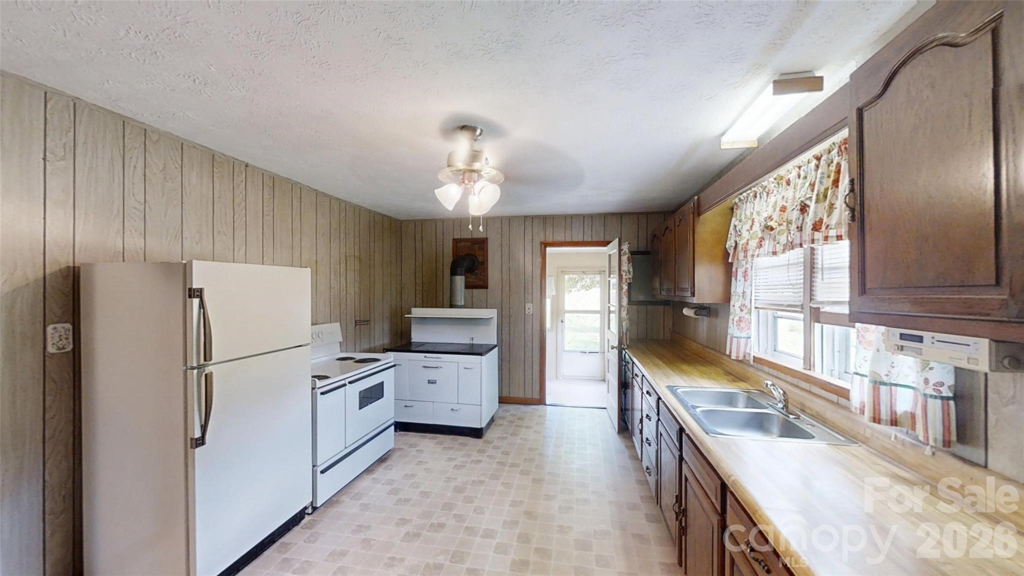 560 Bailey Mountain Road Mars Hill NC 28754