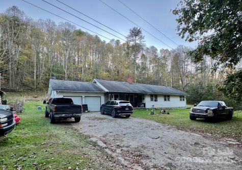 86 Burleson Road Bakersville NC 28705