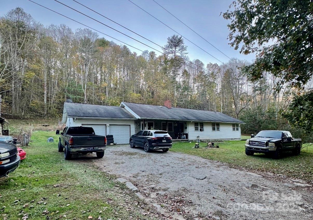 86 Burleson Road Bakersville NC 28705