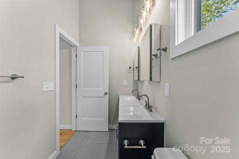 65 Moore Avenue Asheville NC 28806