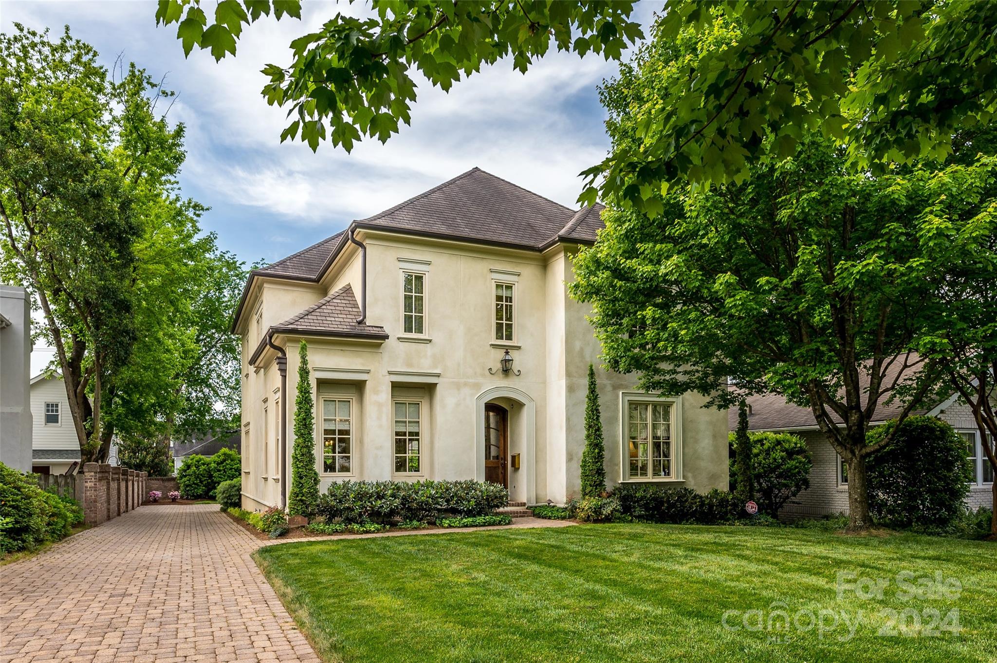 208 Cottage Place Charlotte NC 28207