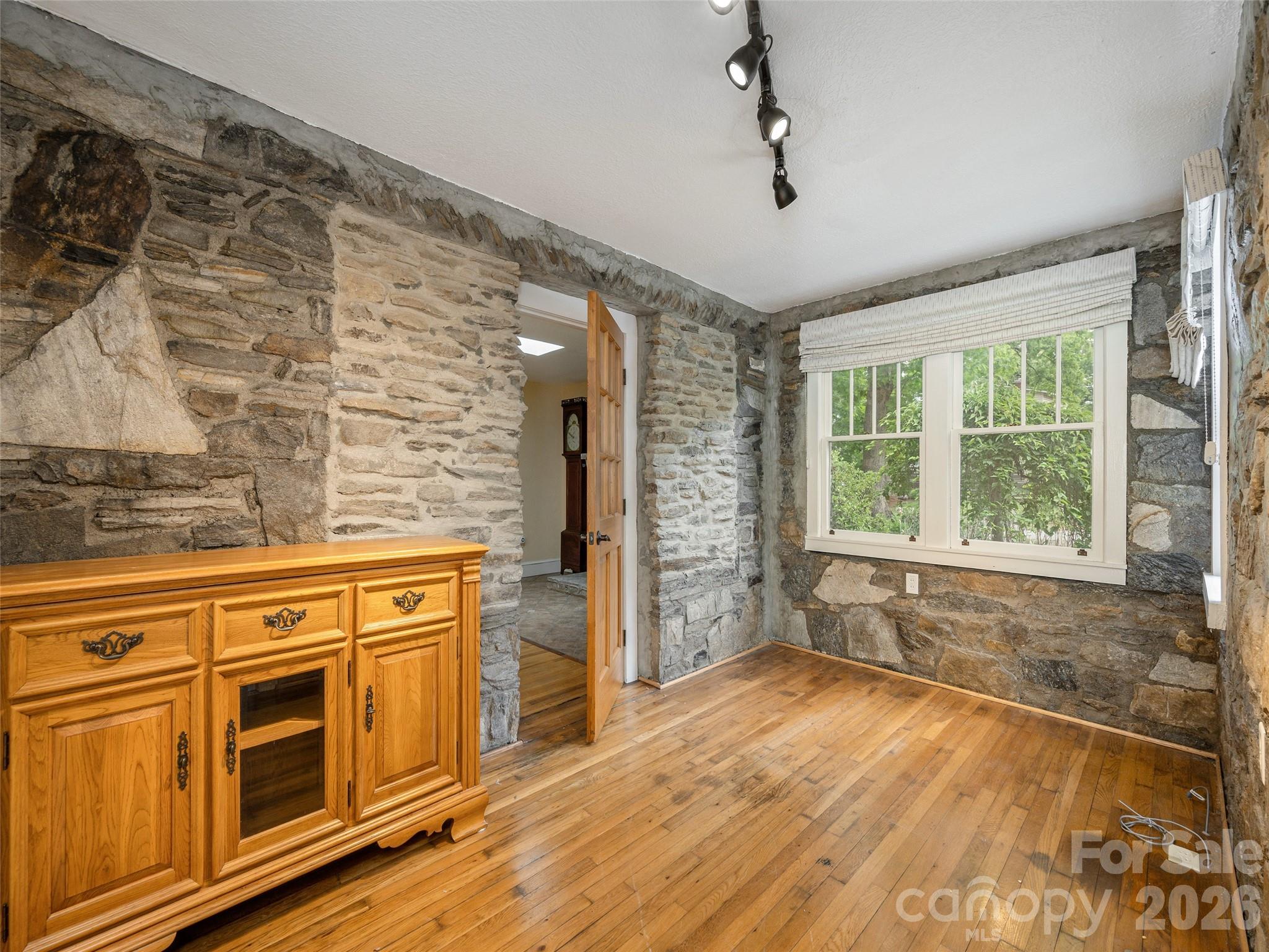 115 Oakland Road Asheville NC 28801