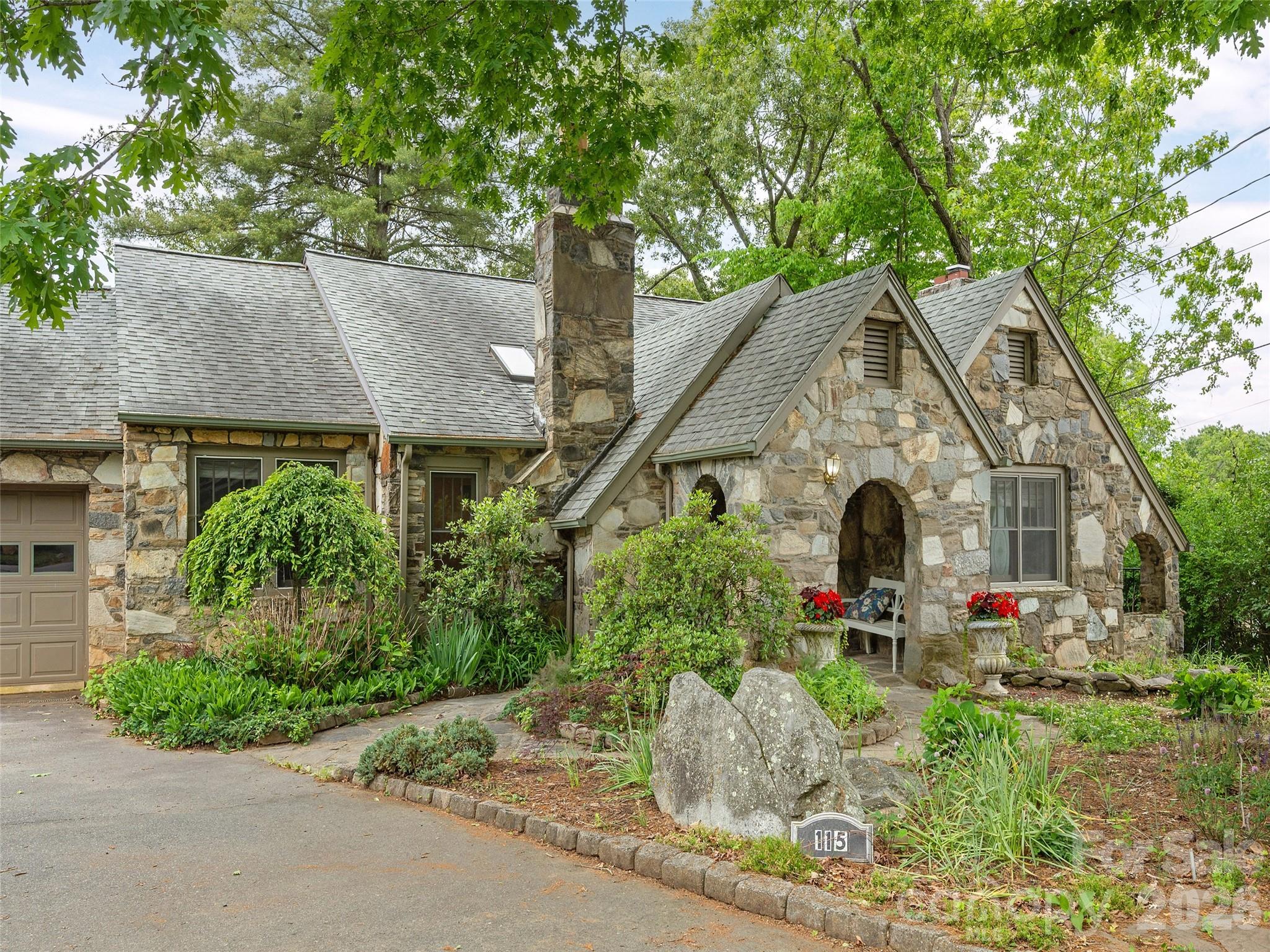 115 Oakland Road Asheville NC 28801