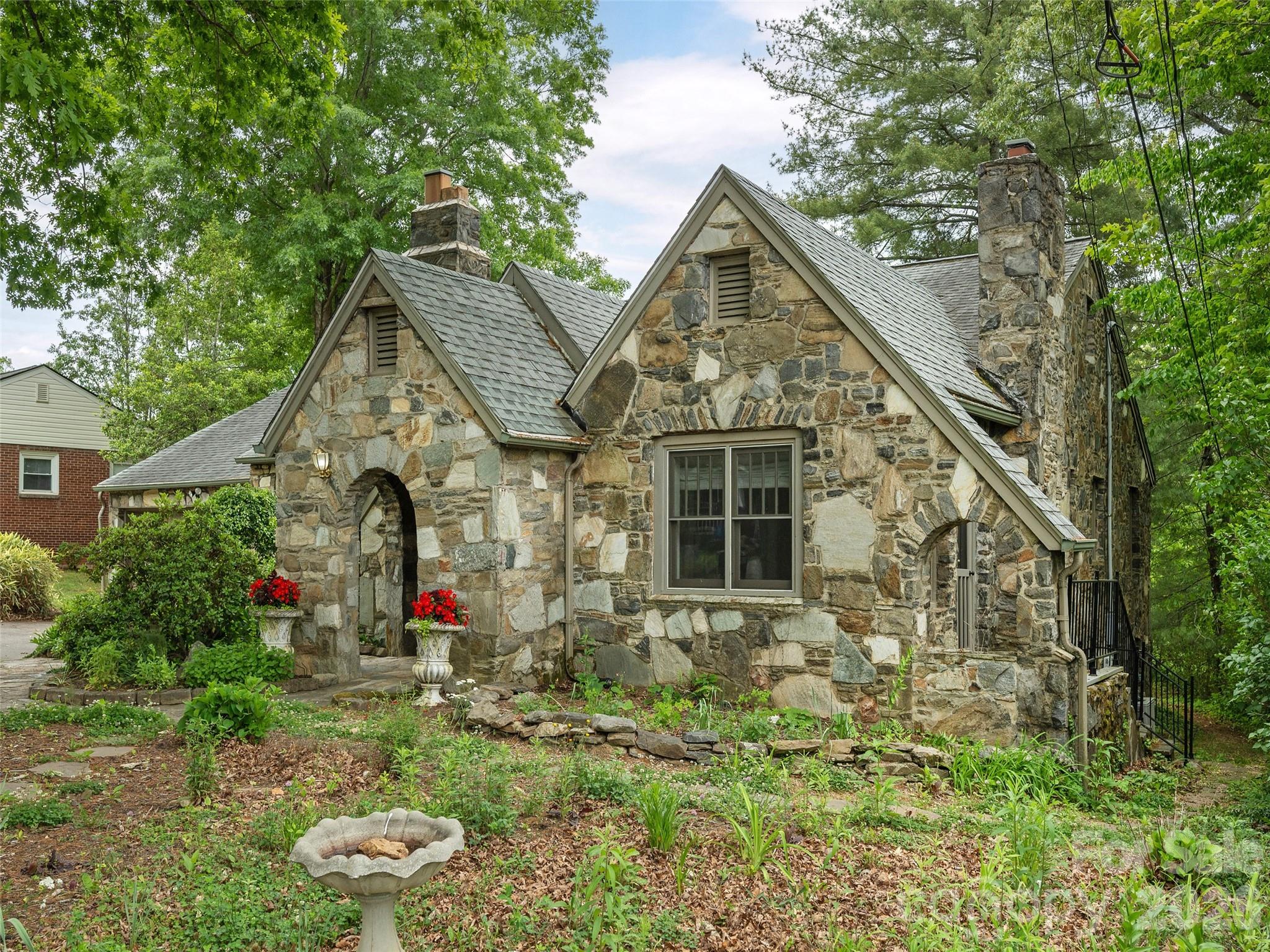 115 Oakland Road Asheville NC 28801