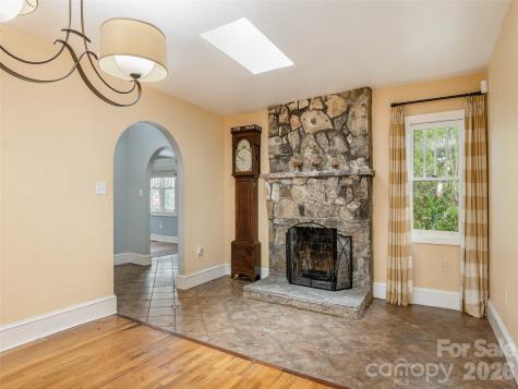 115 Oakland Road Asheville NC 28801
