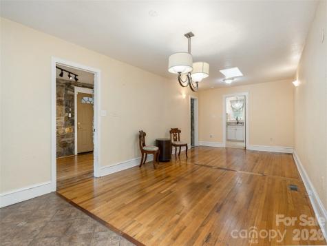 115 Oakland Road Asheville NC 28801