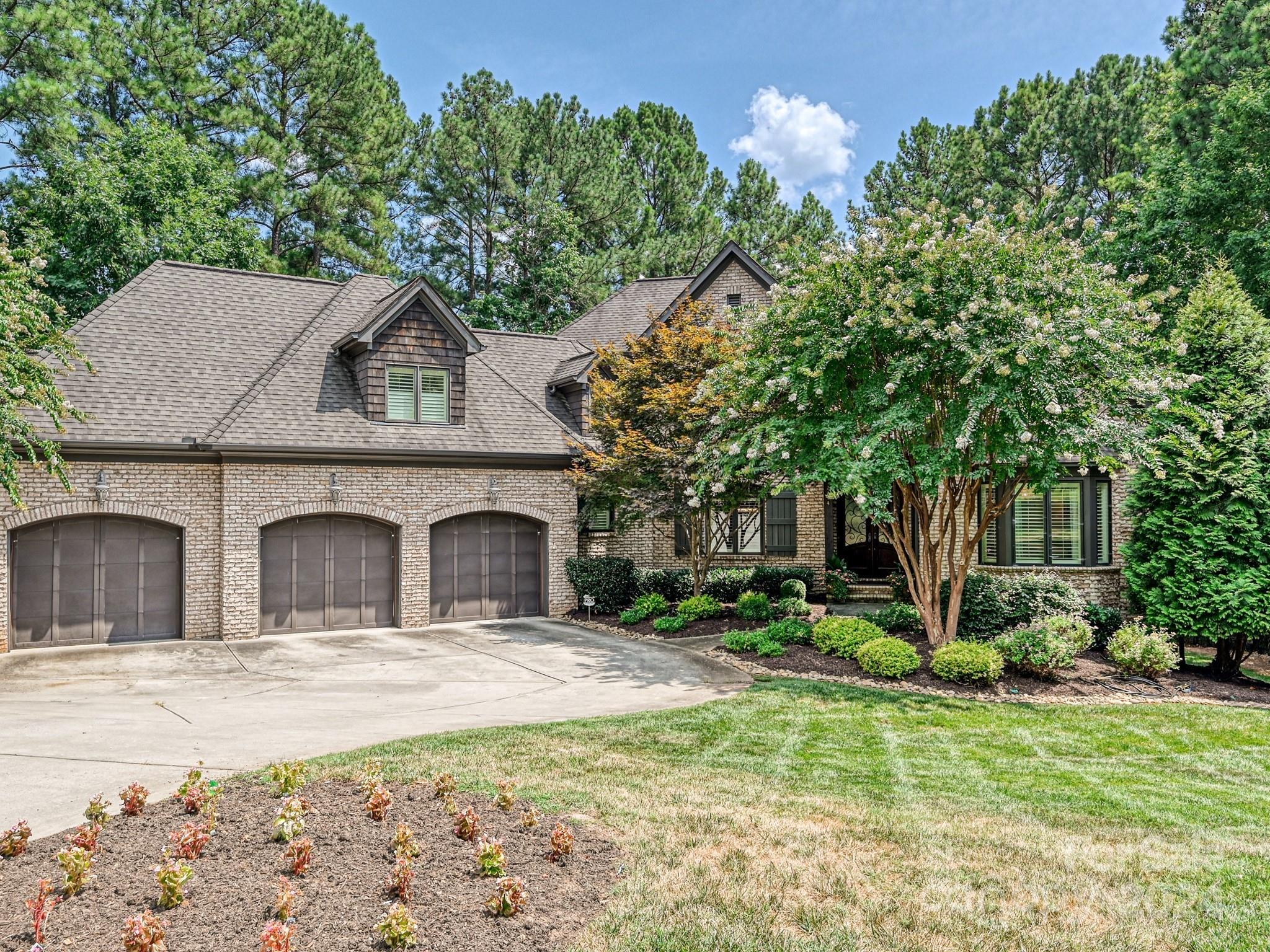 2414 Island Lake Drive Charlotte NC 28214
