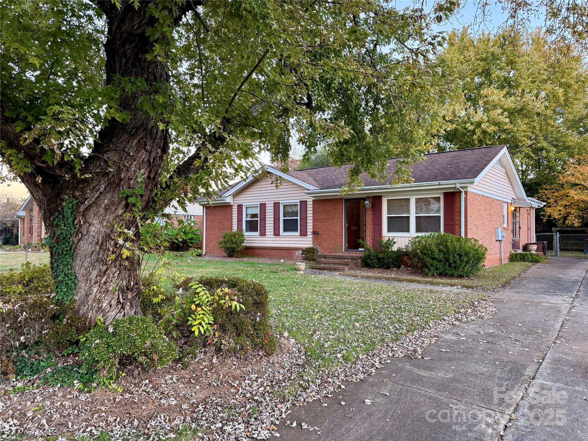 7501 Pawtuckett Road Charlotte NC 28214