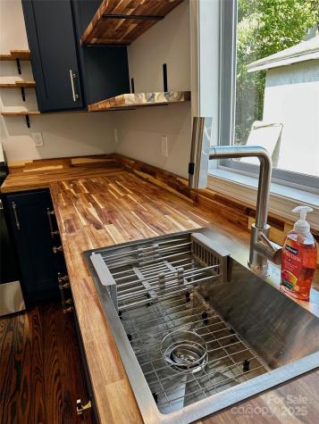 11 Martel Lane Asheville NC 28804