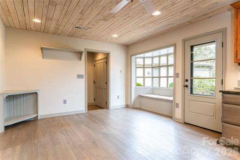 21 Pine Tree Circle Asheville NC 28804
