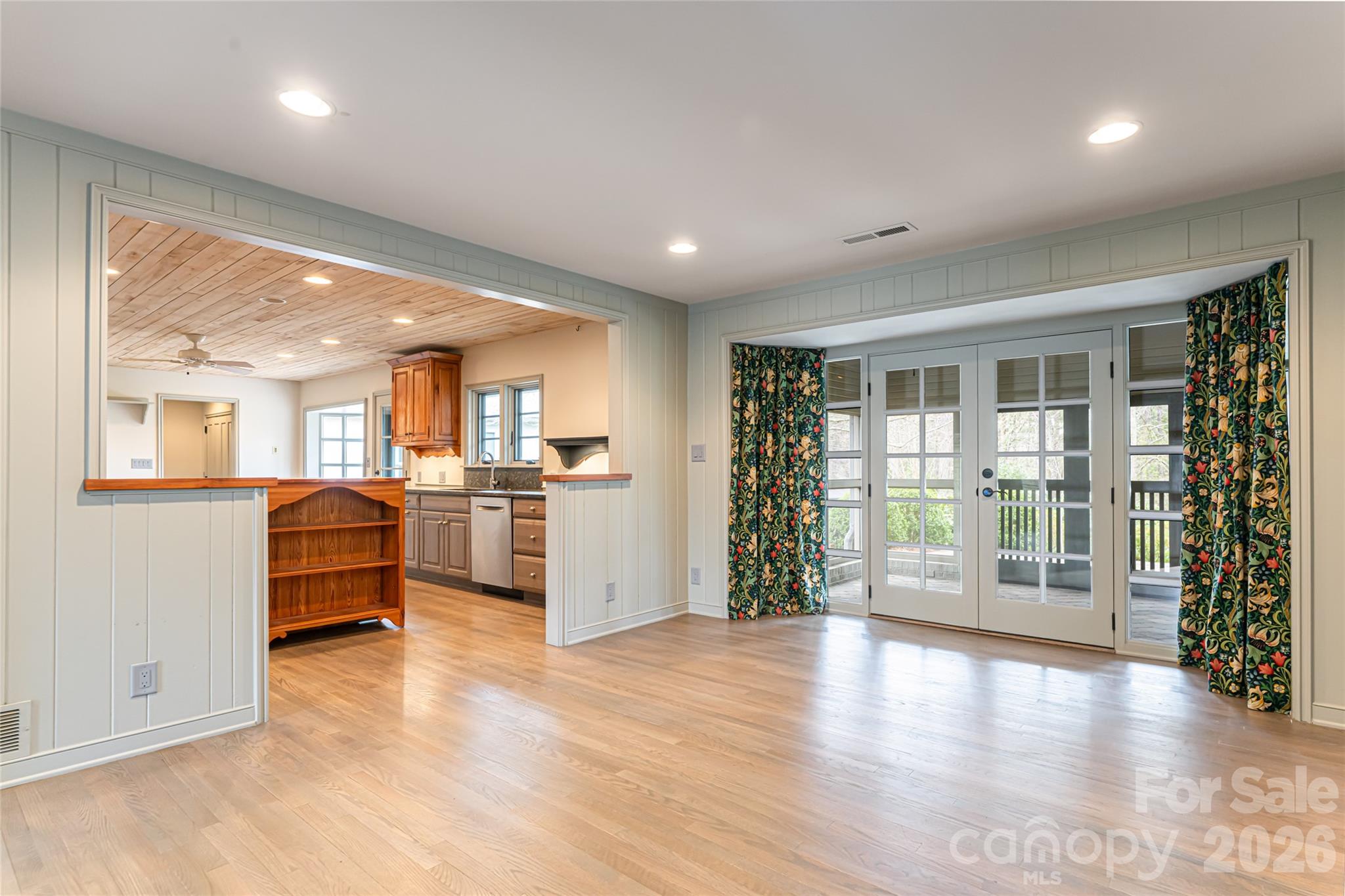 21 Pine Tree Circle Asheville NC 28804