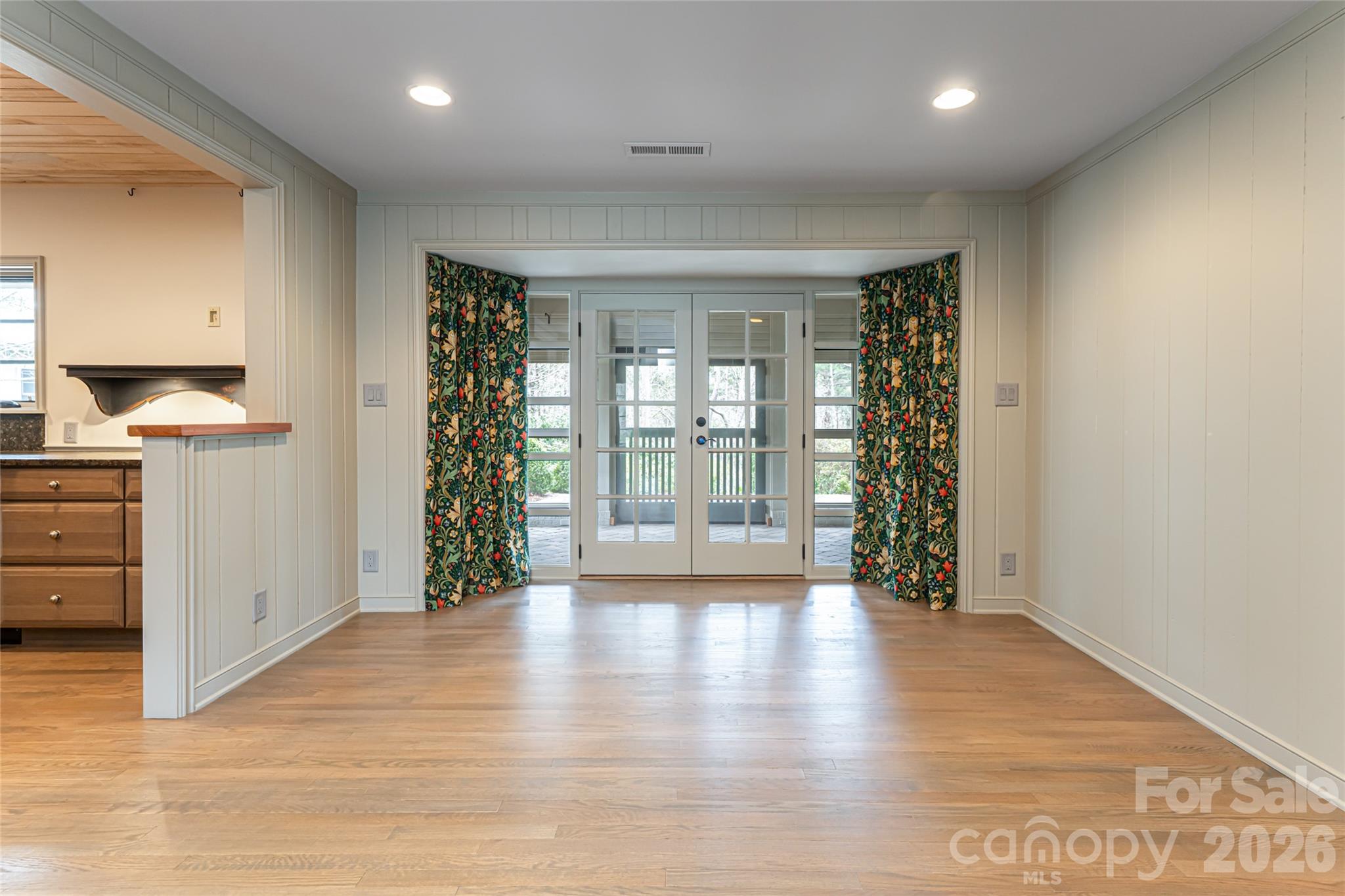 21 Pine Tree Circle Asheville NC 28804