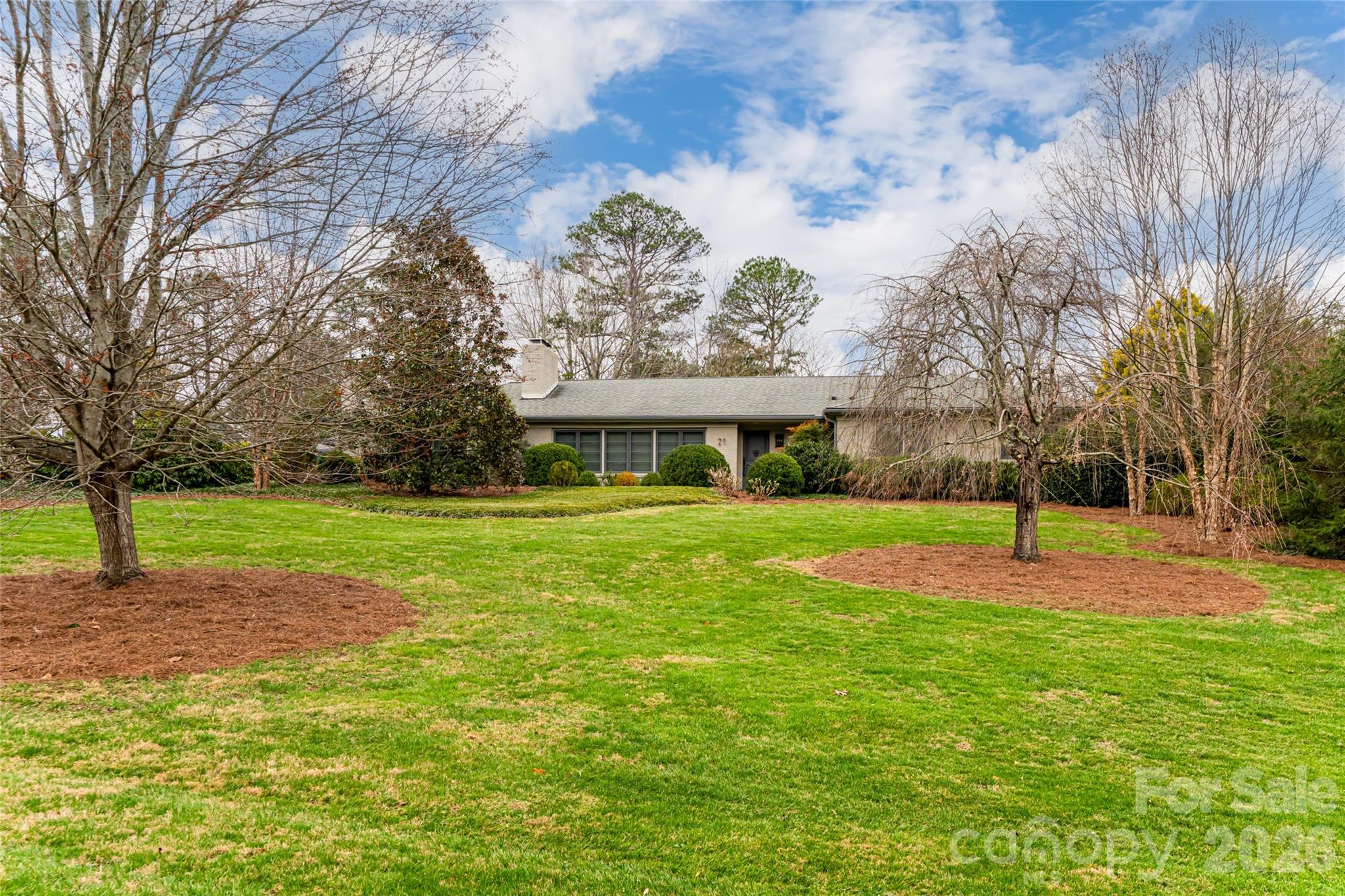 21 Pine Tree Circle Asheville NC 28804