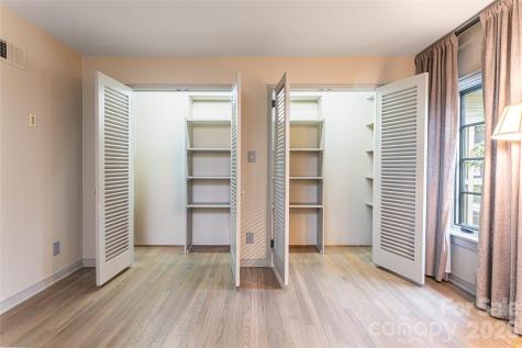 21 Pine Tree Circle Asheville NC 28804