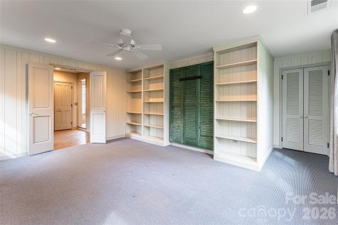 21 Pine Tree Circle Asheville NC 28804