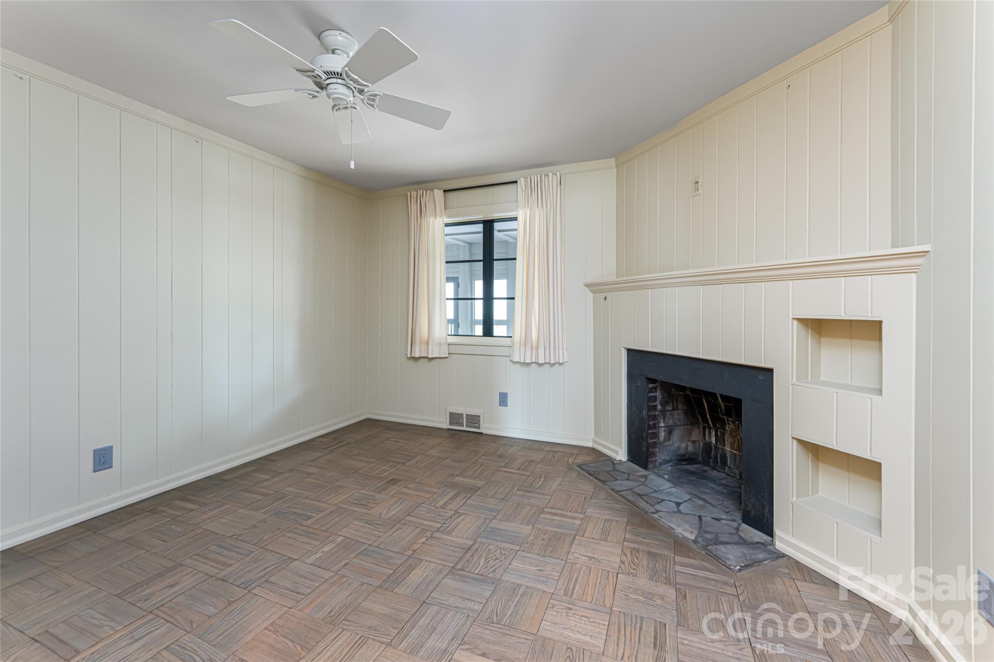 21 Pine Tree Circle Asheville NC 28804