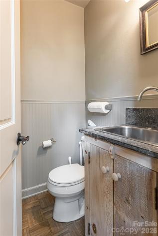 21 Pine Tree Circle Asheville NC 28804