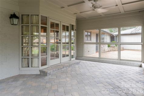 21 Pine Tree Circle Asheville NC 28804