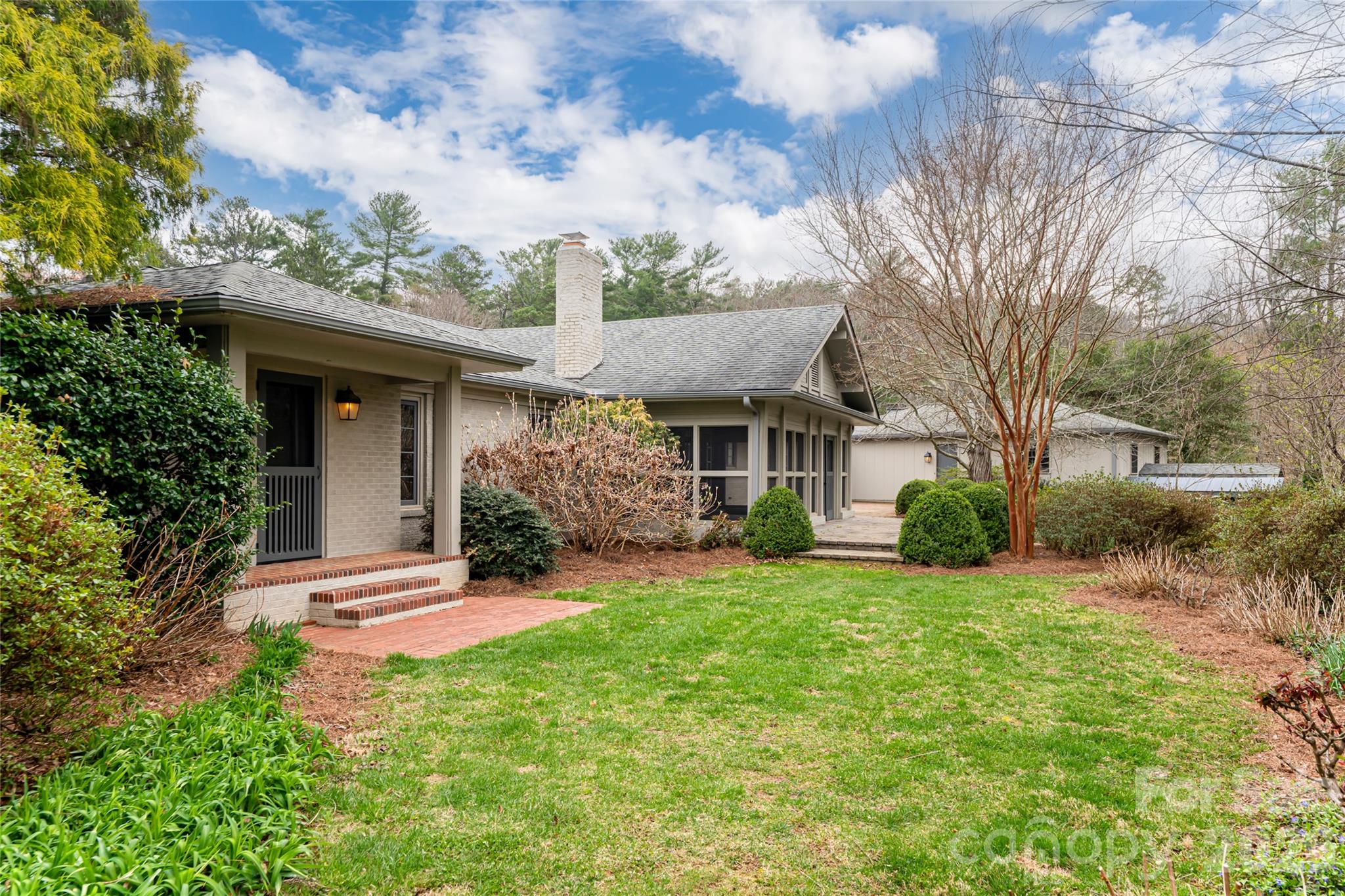 21 Pine Tree Circle Asheville NC 28804