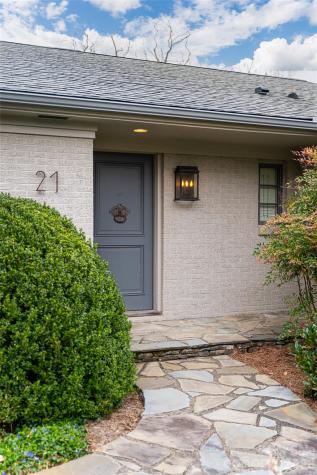 21 Pine Tree Circle Asheville NC 28804