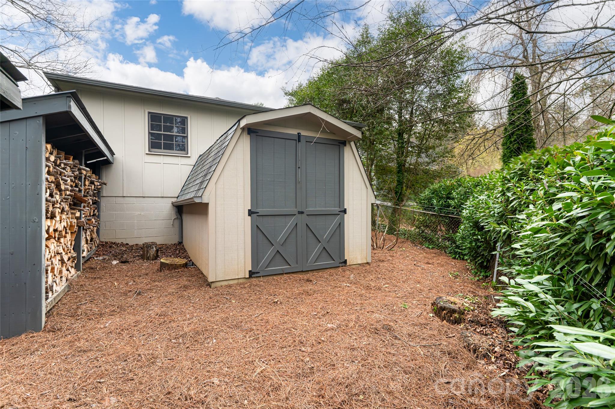21 Pine Tree Circle Asheville NC 28804