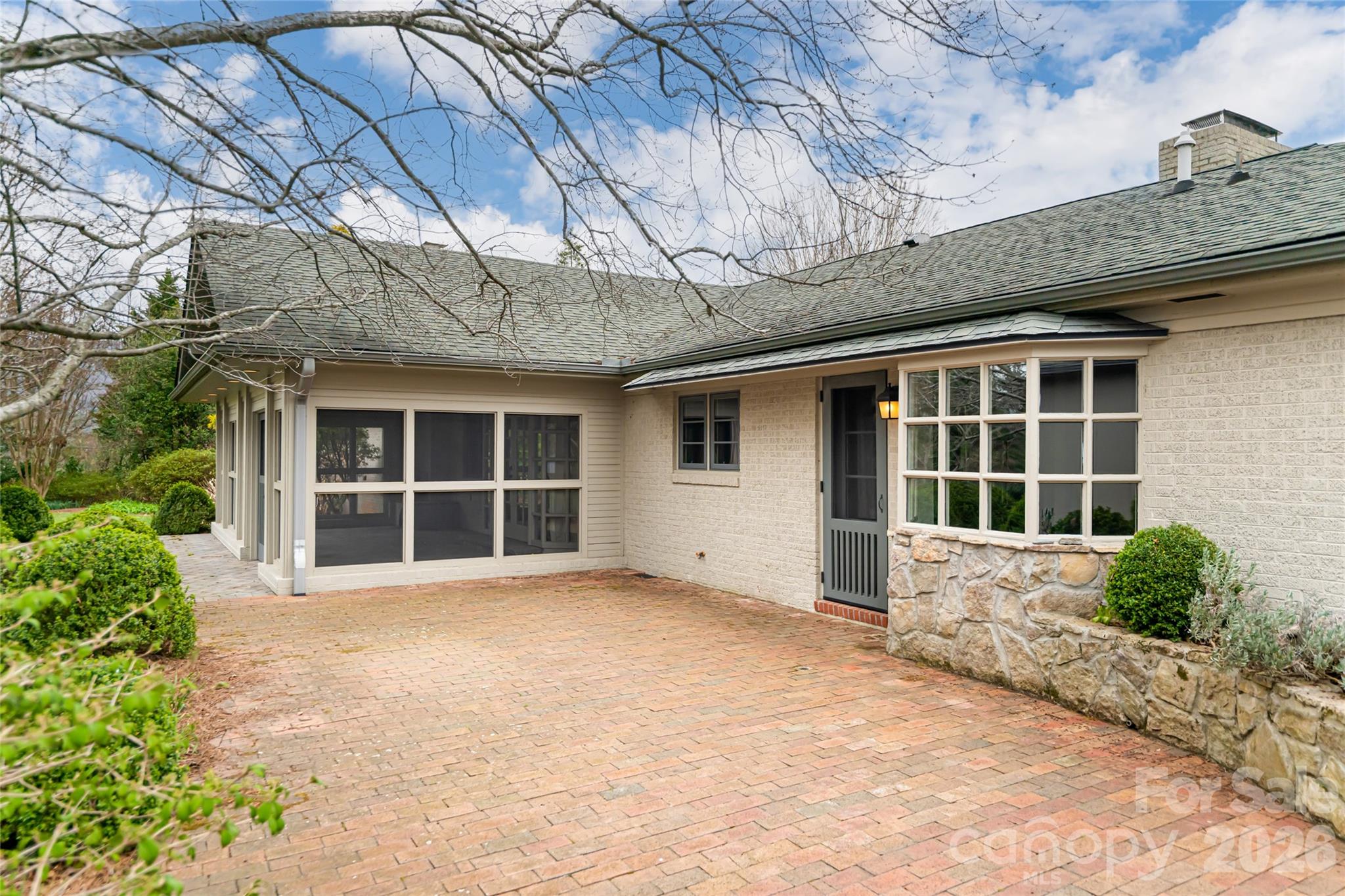 21 Pine Tree Circle Asheville NC 28804