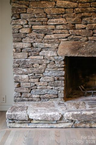 21 Pine Tree Circle Asheville NC 28804
