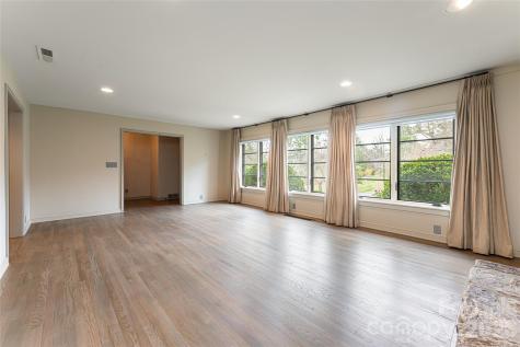 21 Pine Tree Circle Asheville NC 28804