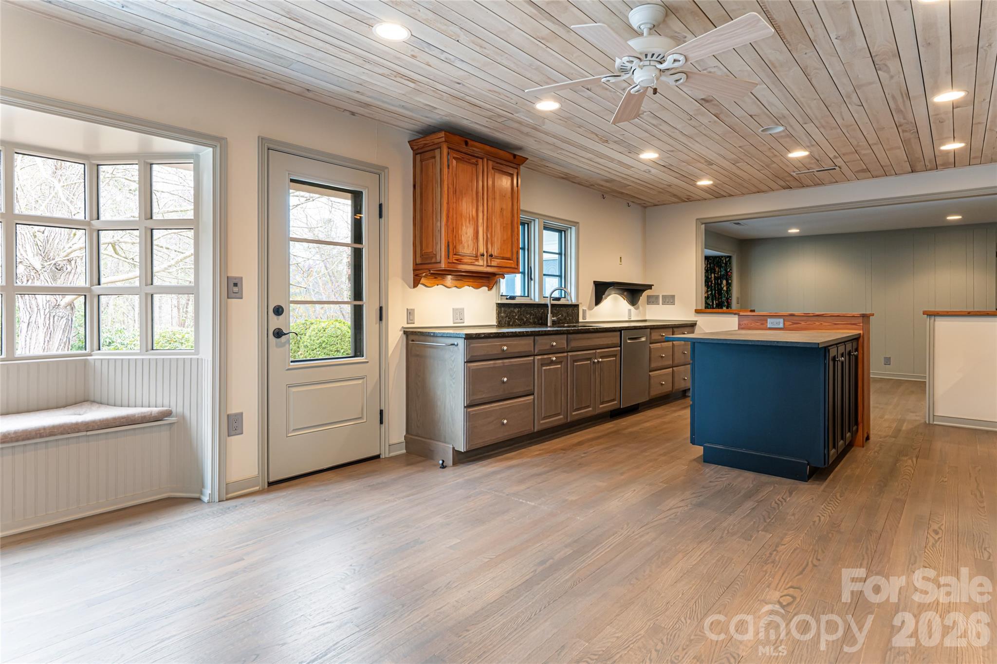 21 Pine Tree Circle Asheville NC 28804