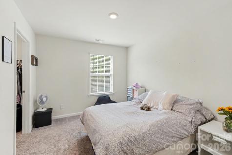 8133 Clairwood Drive Charlotte NC 28269
