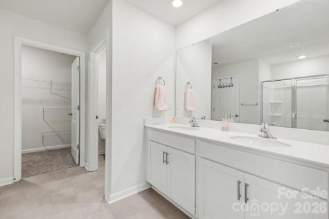 8133 Clairwood Drive Charlotte NC 28269