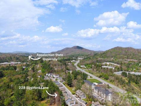 228 Stratford Lane Boone NC 28607