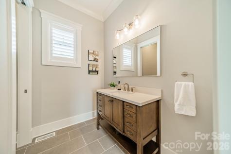408 Melbourne Court Charlotte NC 28209